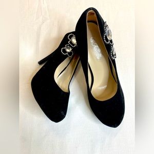 Fabulous Stiletto Black Suede 4.5 inch Heels with 3 and 4 leaf rhinestone clover